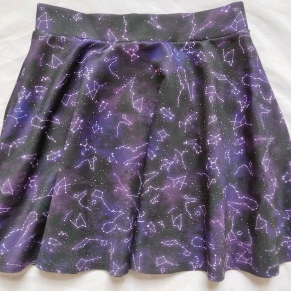 Hot Topic Constellations Skater Skirt Purple Black Mystical Goth Punk Juniors SM - Picture 4 of 10